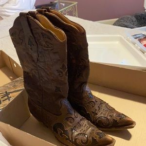 Corral cowboy boots